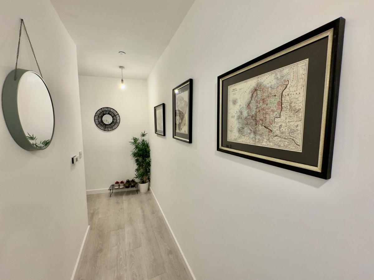 3Bedroom, 2Bathroom, Balcony,Luxury Flat Westfield London Kültér fotó