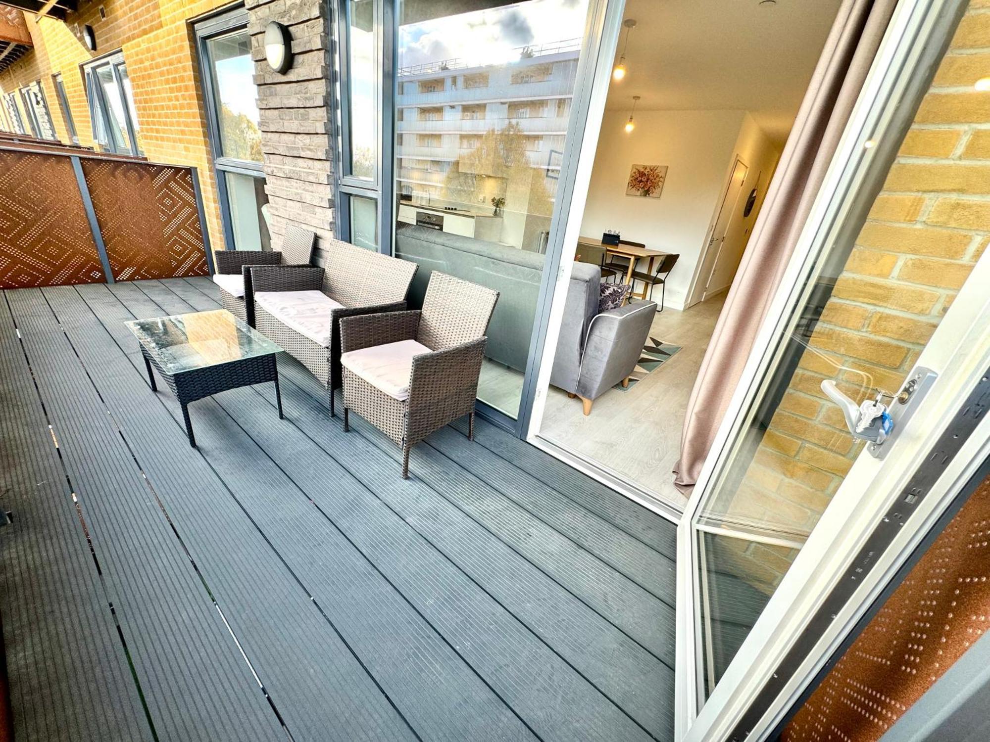 3Bedroom, 2Bathroom, Balcony,Luxury Flat Westfield London Kültér fotó